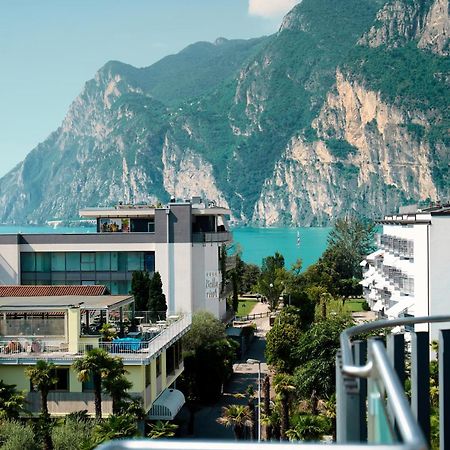 Parc Hotel Flora Riva del Garda Exterior foto