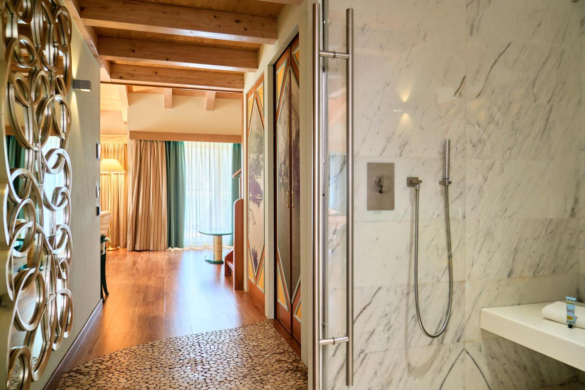 Parc Hotel Flora Riva del Garda Exterior foto