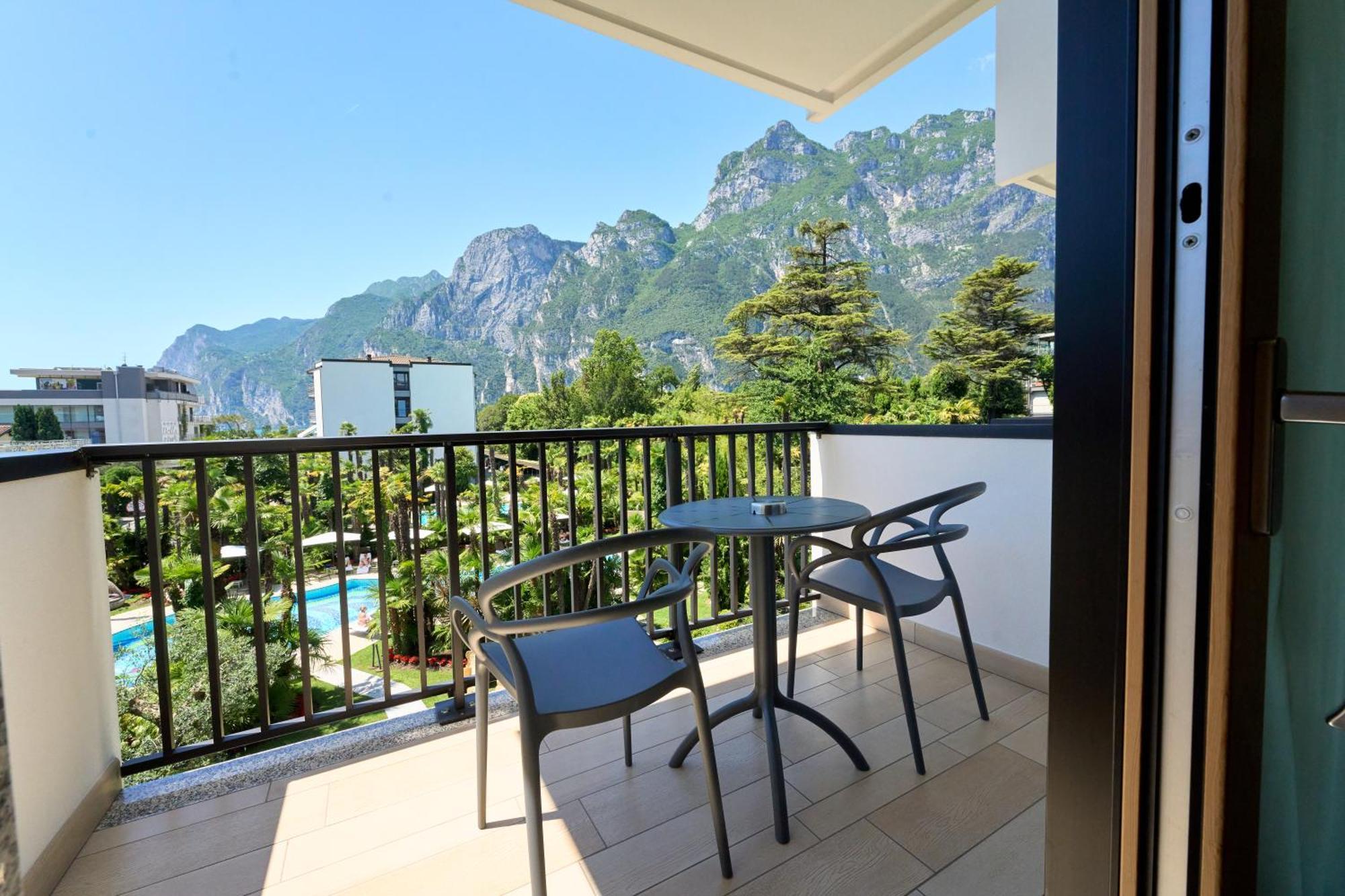 Parc Hotel Flora Riva del Garda Exterior foto