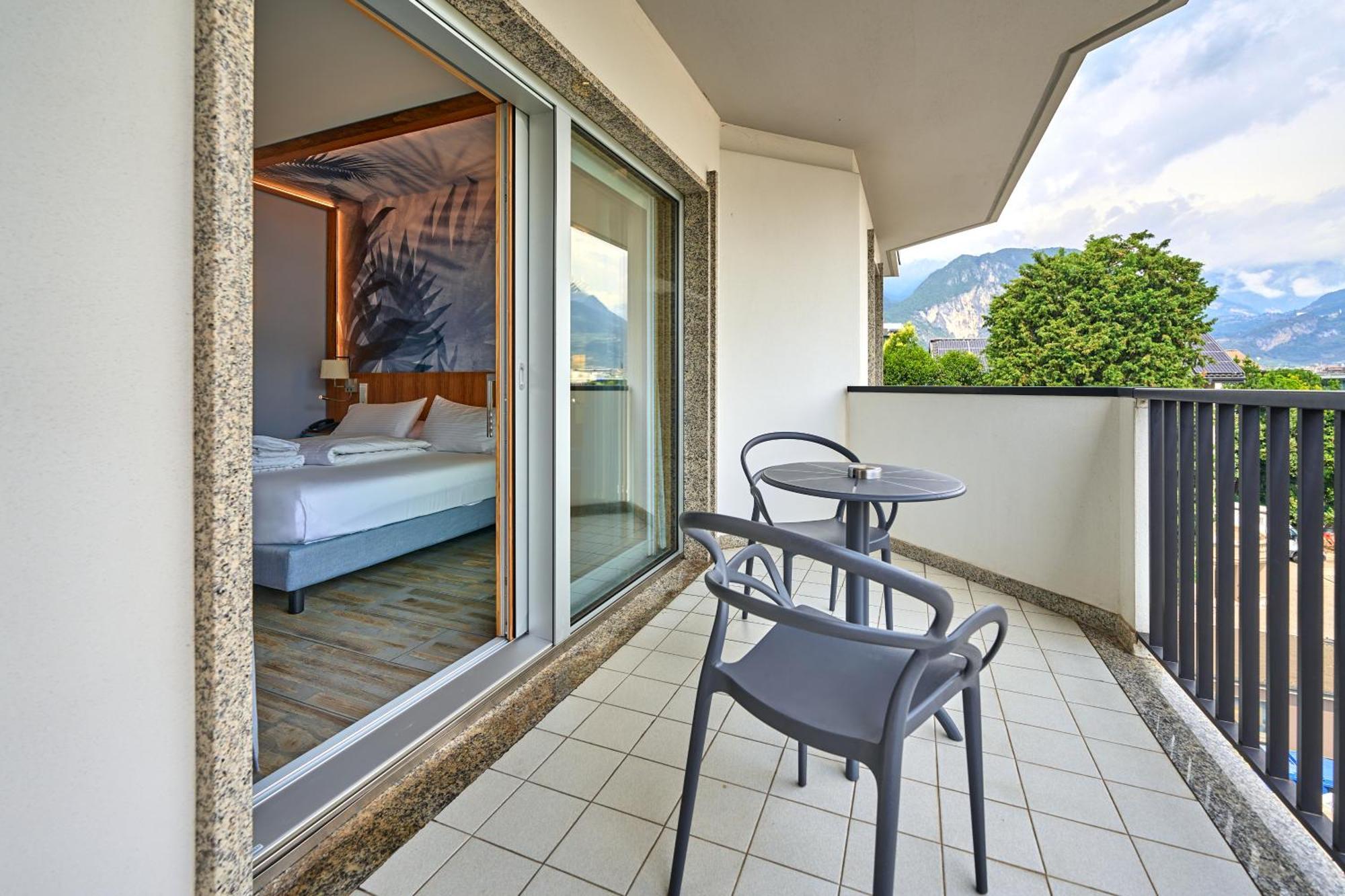 Parc Hotel Flora Riva del Garda Exterior foto