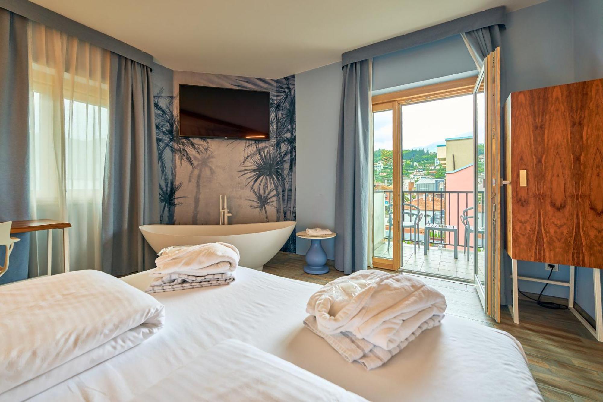 Parc Hotel Flora Riva del Garda Exterior foto