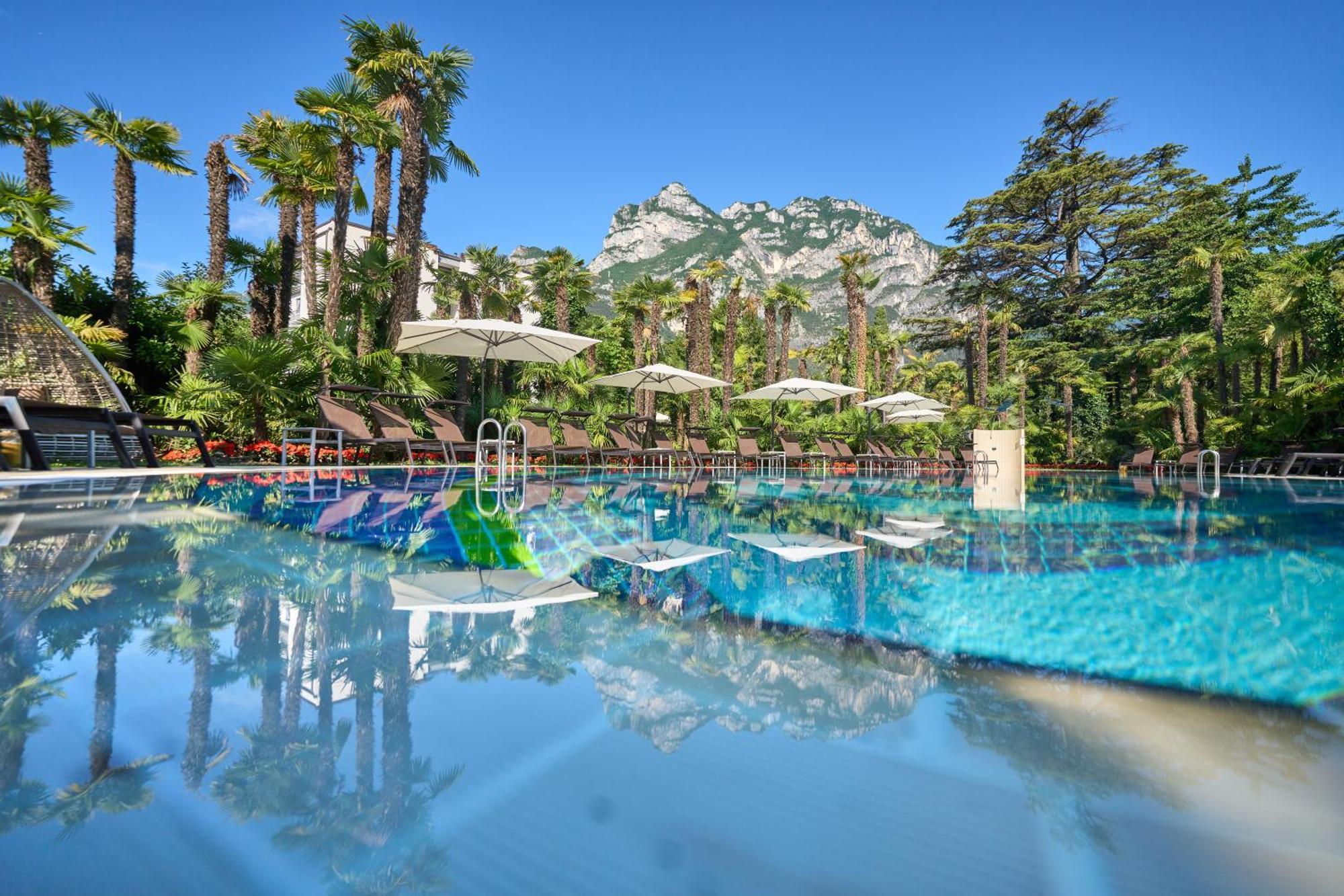 Parc Hotel Flora Riva del Garda Exterior foto